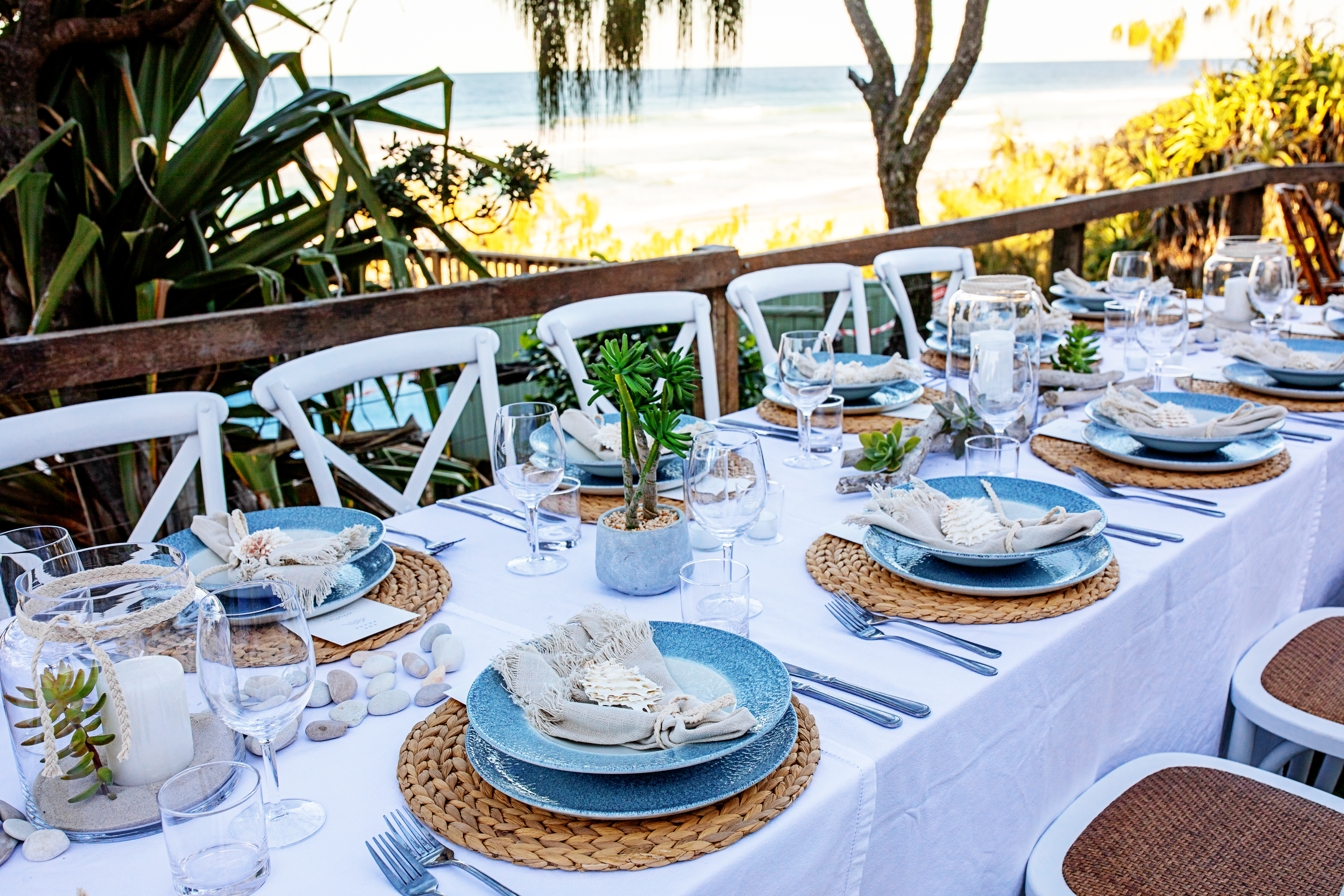 Intimate Dining by the Beach