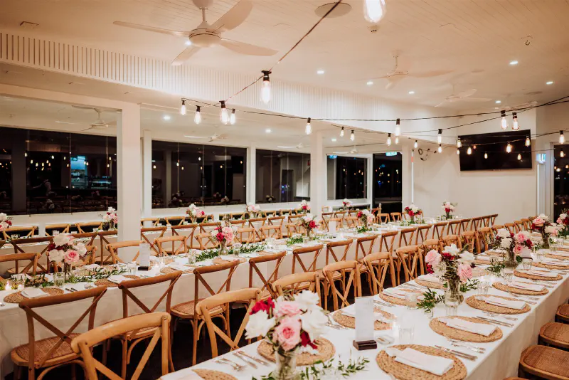 Choosing Between Round and Long Tables for Your Dream Wedding
