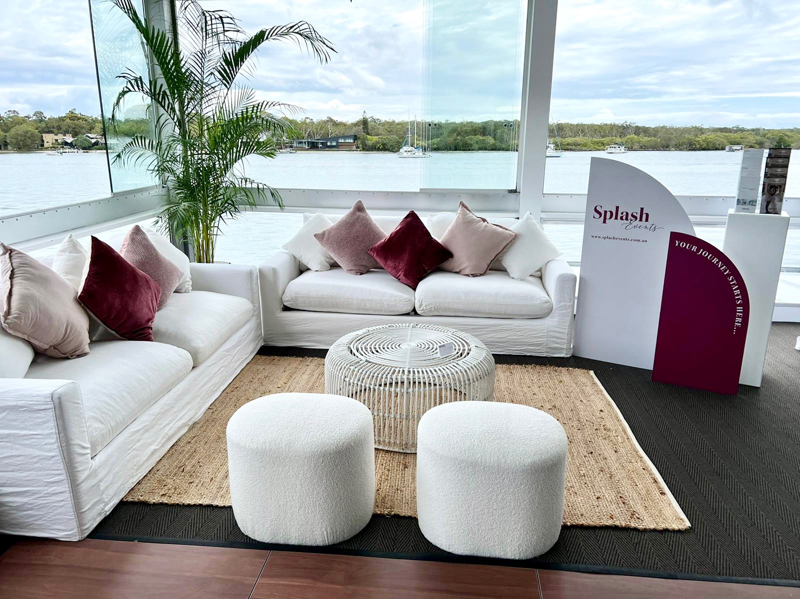 Boathouse Corner white linen lounge
