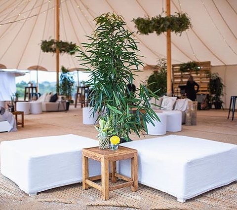 Square linen ottomas