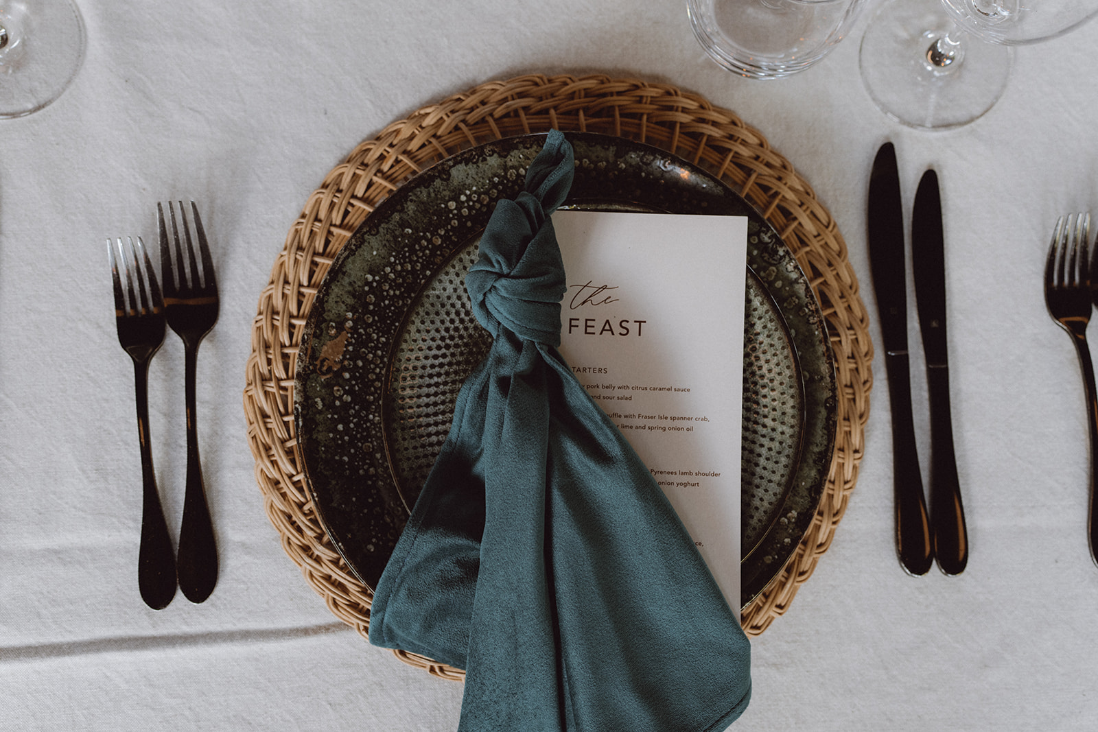 Natural woven charger plate