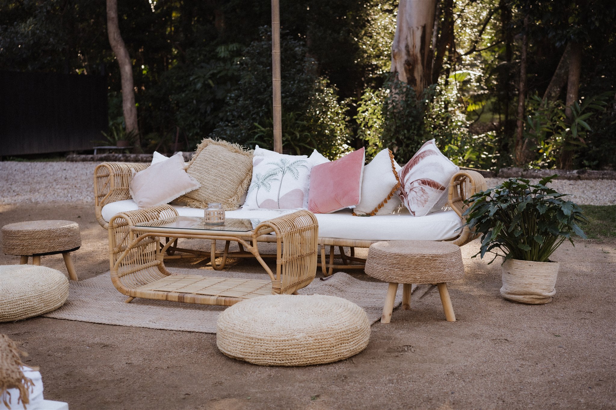Coco-lounge setting