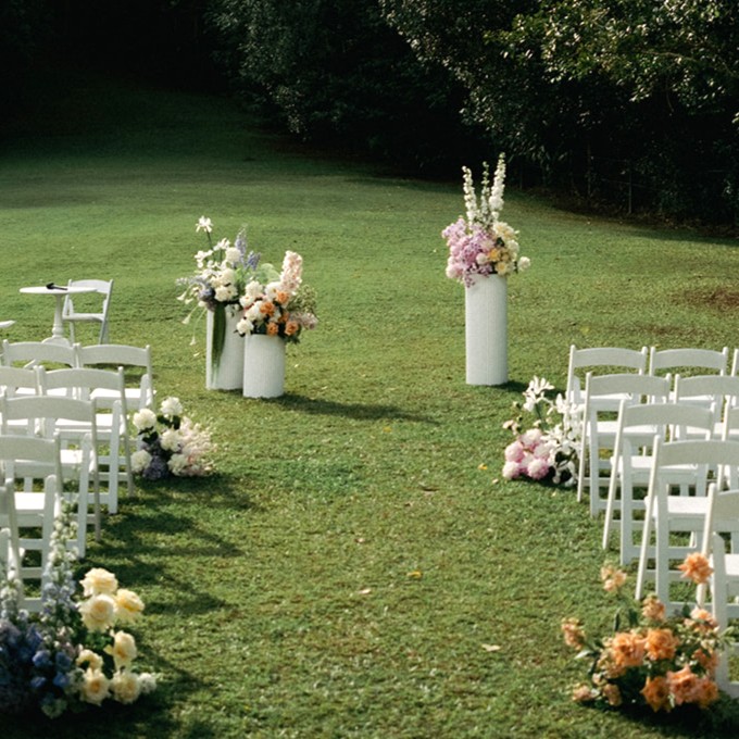 Aisle floral and plinth trio
