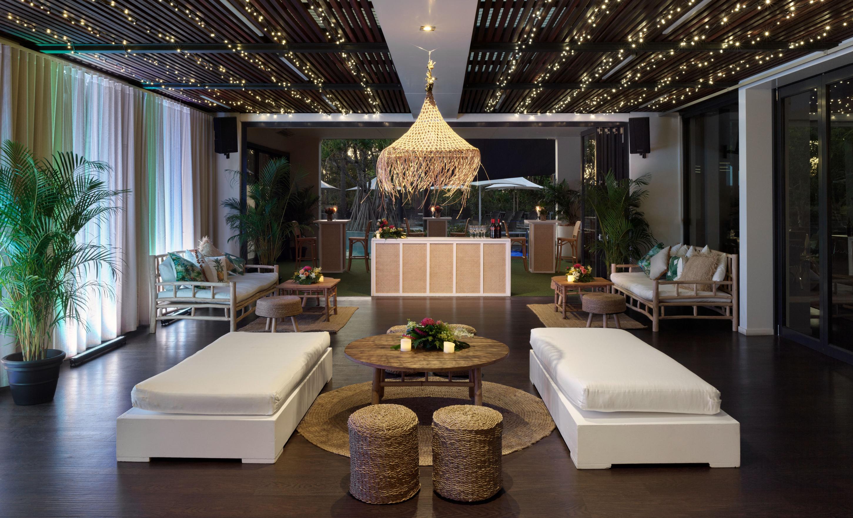white day beds